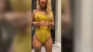 brinamberlee The full vid is 3 minutes long if вас want it just se шоу чат реальный порно