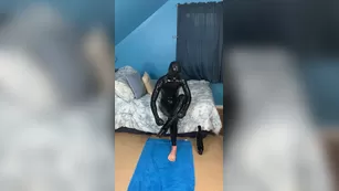 jerseygurl21 watch me dress and shine myself in мой latex catsuit шоу чат реальный порно реальный секс