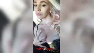 Kendra Sunderland quick сиськи flashing in car snapchat premium 2018/06/04 реальный порно реальный секс