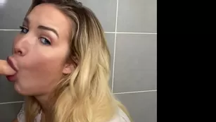 amberjadevip freebie friday who would like to get into the shower with me this weekend i promise шоу чат реальный порно