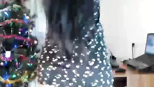 Развратная sweetbaynti трахается самотыком в привате