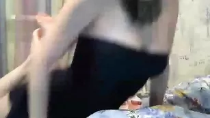 Грудастая курва AnyaLinaKile тискает сосочки