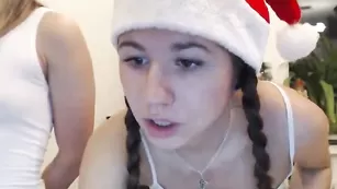 Русские снегурочки Russiancandy раздеваются на камеру