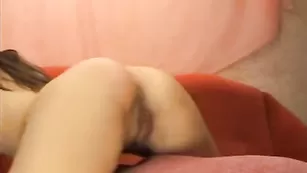 Жаркая сучка VirginAngel трахается бананом