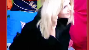 Русская богиня NastushaXXX дразнит большой попой