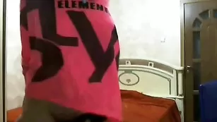 Сисястая кокетка RByanka отсасывает фаллос