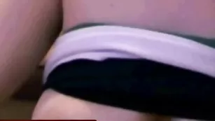 Грудастая шалава RByanka ласкает половые губки