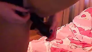 Грудастая нимфа MonikaSweet трахается самотыком