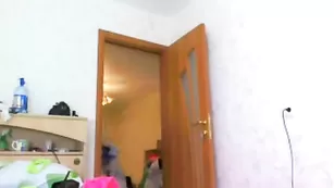 Симпатичная MelenaSuka_1312114 позирует в чулочках