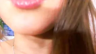 Роскошная нимфа SexySu4ka позирует обнаженная