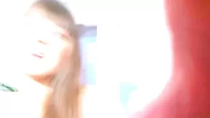 Привлекательная SexySu4ka ласкает очко пальчиками