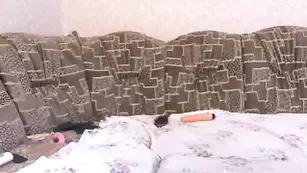 Сочная брюнетка ELENA трахается в попку