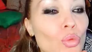 Грудастая девочка 000MaryXXX занялась двойным проникновением