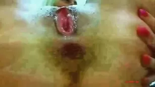 Смазливая МалинаMix жестко трахает анус