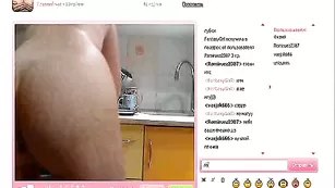 Пылкая FantasyGirl ласкает большие сиськи