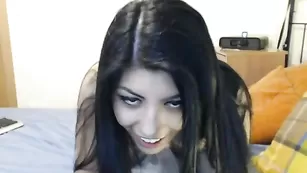 Прекрасная capricededieu демонстрирует бритые дырочки