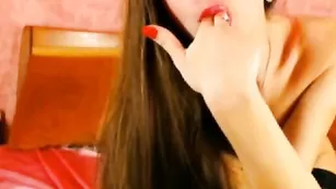 Сексуальная Ammora позирует в трусиках