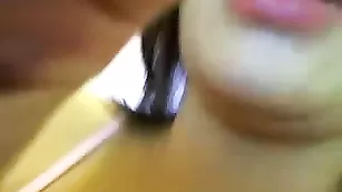 Худенькая модель vetta дрочит пизду