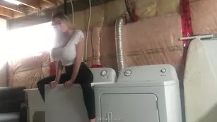 Kristi Lovett (ManyVids) Laundry Шлюха