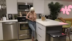 April Oneil Video 080 шоу чат реальный порно