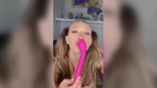 kagneylinn happy freaky friday мой loves hehe a немного preview of мой new video coming tonight but шоу чат реальный порно