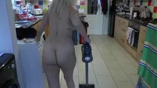 Dolly Model 20180528 2450248 Naked_Hoovering_Voyeu Video шоу чат реальный порно