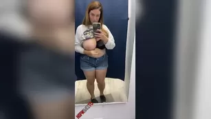 Lee Anne big сиськи дразнит in fitting room snapchat premium 2020/09/26 реальный порно реальный секс 1