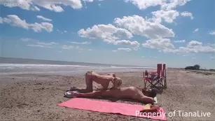 TianaLive Beach Strangers Full Video - ManyVids Бесплатное Public Секс & BJ