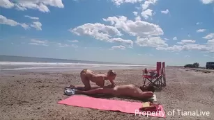 TianaLive Beach Strangers Full Video - ManyVids Бесплатное Public Секс & BJ