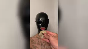 corset feed me takes 1 2 3 шоу чат реальный порно реальный секс