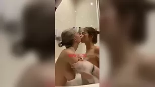 Eva Elfie wiht girlfriend lesbian bathtub xxx snapchat premium реальный порно реальный секс