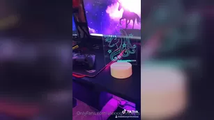 alexxxprincesss Мой первый stream on twitch in a few mins 8pm EST шоу чат реальный порно