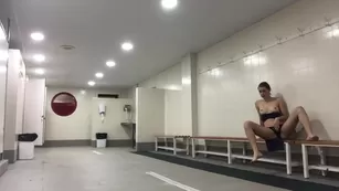 iviroses caught in the locker room at gym бесплатное шоу premium реальный порно реальный секс