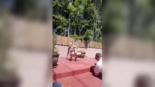 AJ Applegate Pissing outdoors реальный порно реальный секс
