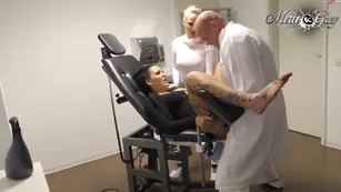 Mira Grey Hilfe Fick Therapie vom Frauenarzt! реальный порно реальный секс 1