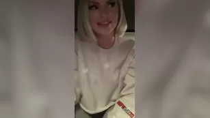 Layna Boo riding дилдо in car snapchat premium реальный порно реальный секс