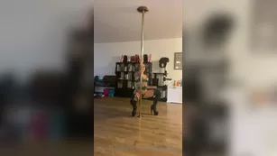 xoxonastya_ I_used_to_always_dance_to_this_song_at_the_club_How_do Адалт вэбкамс чат для бесплатное порно