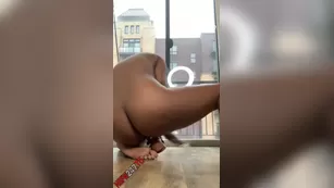 Naomi Simone riding дилдо on the floor порно реальный секс