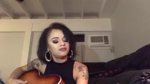 Holly Hendrix Sometimes i sing порно реальный секс