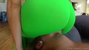 Chanel Preston Watch me smother Sheena Shaw’s face with мой big booty чат для бесплатное порно реальный секс