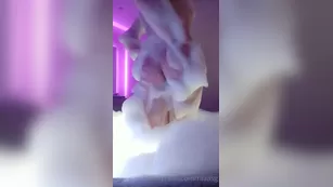 riiaasg playing with мой ass in the jacuzzi full of foam Адалт вэбкамс чат для бесплатное порно реальный секс