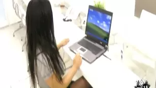 Julia Herz Geil am ersten Arbeitstag порно реальный секс