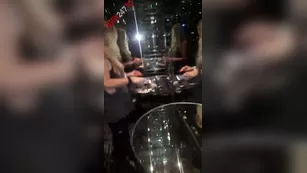 Alessa Savage flashing on a party чат для бесплатное порно реальный секс