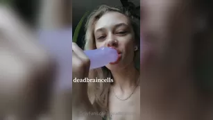 deadbraincells got a new toy to play with Адалт вэбкамс чат для бесплатное порно