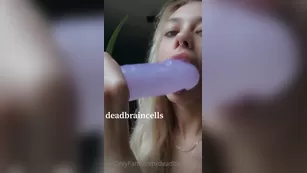 deadbraincells got a new toy to play with Адалт вэбкамс чат для бесплатное порно