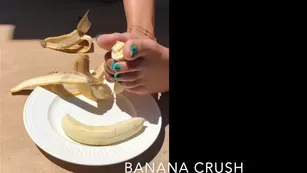 prettyfeetparis bc crushing 2 bananas is more фан than one Адалт вэбкамс чат для бесплатное порно