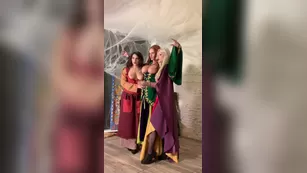 angelwicky me_valentina_nappy_and_zazie_sky_as_naughty_witches_in_hocus_pocus_parody Адалт вэбкамс чат для бесплатное порно реальный секс