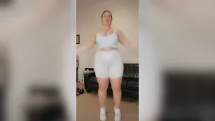 mikaelareidy who wants to be мой workout buddy Адалт вэбкамс чат для бесплатное порно реальный секс