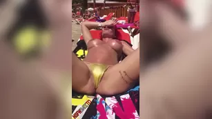 Alessa Savage summer day tanning чат для бесплатное порно реальный секс